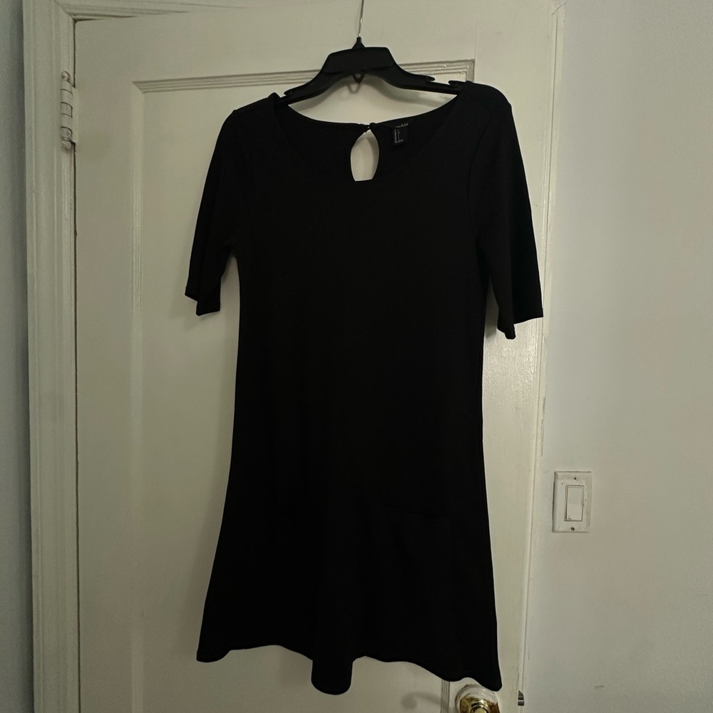 Forever 21 Black Keyhole Dress